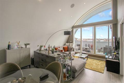 2 bedroom penthouse for sale, Broadway, Leigh-on-Sea, Essex, SS9