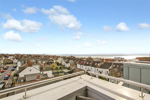 2 bedroom penthouse for sale, Broadway, Leigh-on-Sea, Essex, SS9