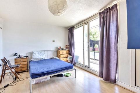 3 bedroom maisonette for sale, Ethnard Road, Peckham, London