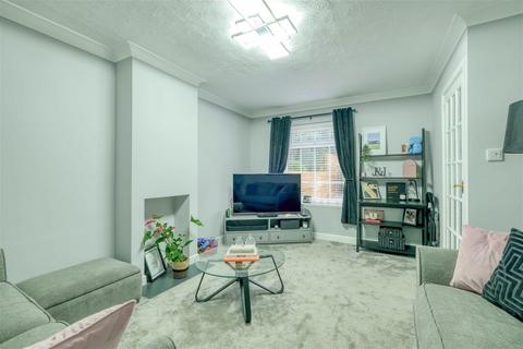 10 Alton Close, Redditch, B97 5XH