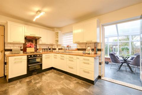 10 Alton Close, Redditch, B97 5XH