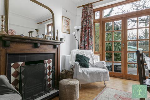 6 Cherry Tree Road, London, N2 9QL