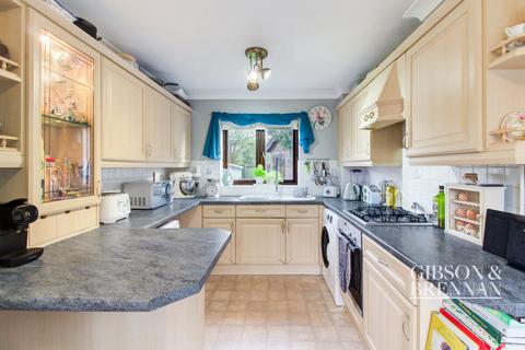 3 bedroom semi-detached house for sale, Ramsey Chase, Wickford, SS12