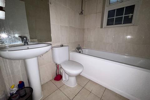 1 bedroom apartment to rent - Wolves Lane, London