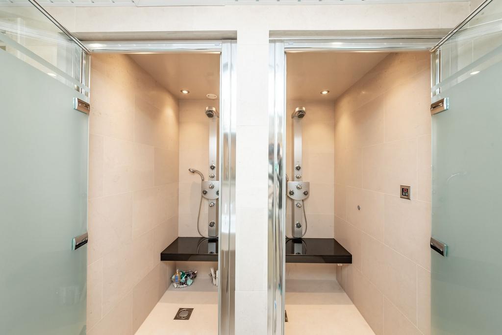 Shower/changing room