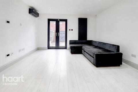 undefined, Handcroft Road, Croydon