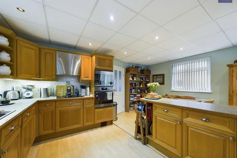 24 Bentinck Avenue, Blackpool, FY4 1SB