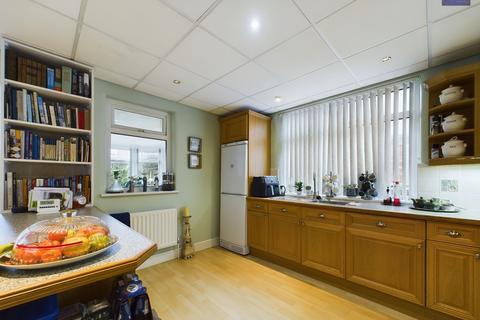 24 Bentinck Avenue, Blackpool, FY4 1SB