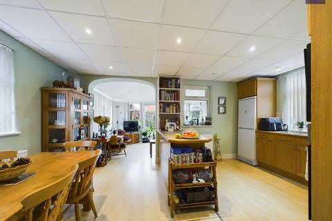 24 Bentinck Avenue, Blackpool, FY4 1SB