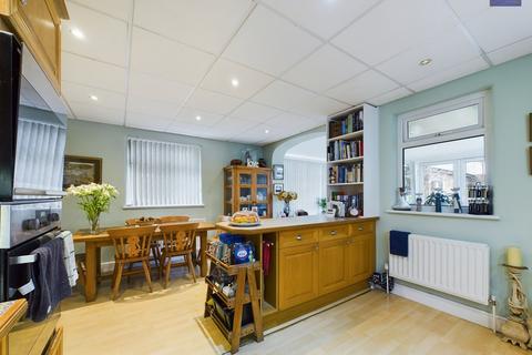 24 Bentinck Avenue, Blackpool, FY4 1SB