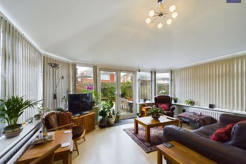 24 Bentinck Avenue, Blackpool, FY4 1SB