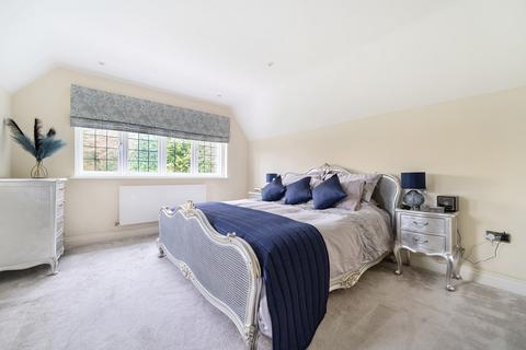4 bedroom detached house for sale, Moor Park Way, Farnham, Surrey, GU9