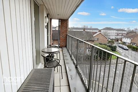 2 bedroom apartment for sale, Exeter Road, London