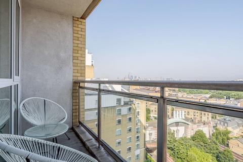2 bedroom flat to rent, Circus Apartments E14