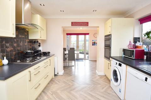 5 bedroom detached house for sale, Moor Park Close, Beckwithshaw
