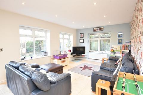 4 bedroom detached house for sale, Moor Close, Killinghall