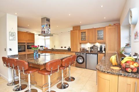 4 bedroom detached house for sale, Moor Close, Killinghall