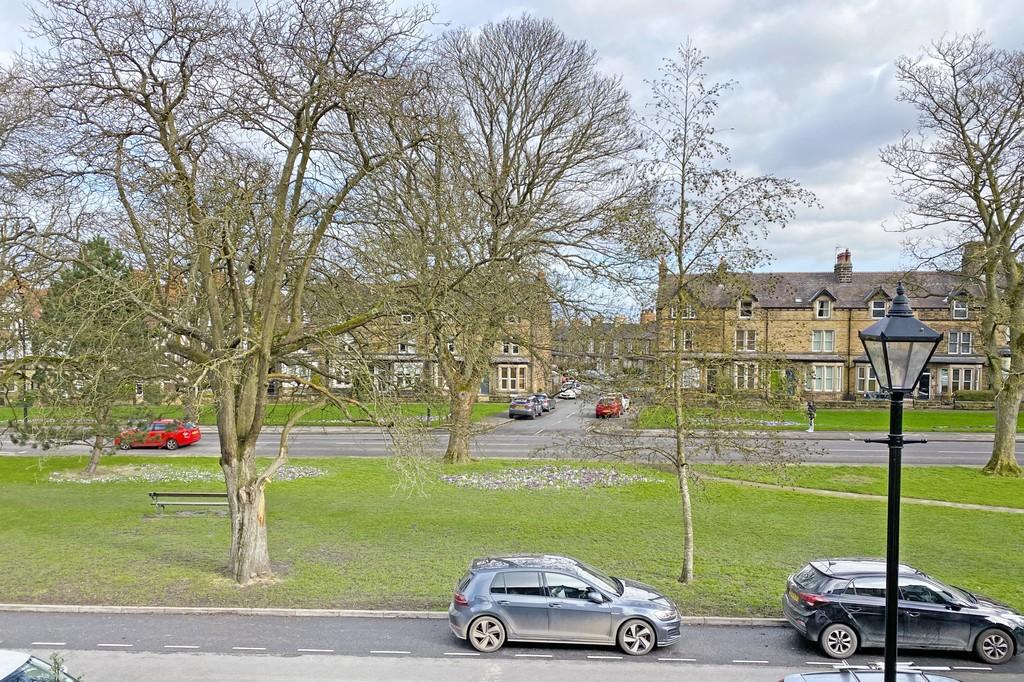 Mornington Crescent, Harrogate 2 bed apartment for sale £169,950