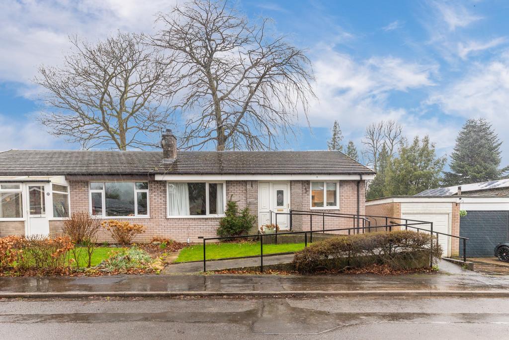 28 Rusland Park, Kendal, LA9 6AJ 3 bed semidetached bungalow £275,000