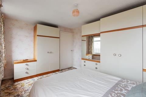 29 Drum Brae Crescent, Edinburgh, EH4 7SD
