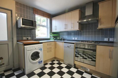 4 bedroom terraced house to rent, Kirby Road, West End, Leicester, LE3