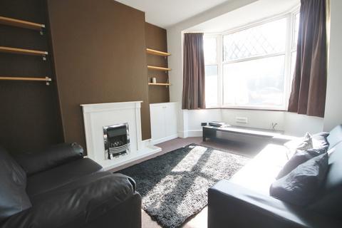 4 bedroom terraced house to rent - Kirby Road, West End, Leicester, LE3