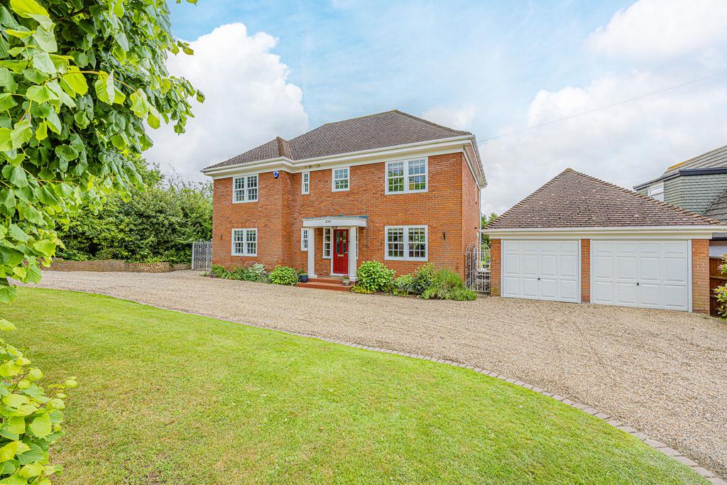 Rayleigh SS6 5 bed detached house for sale £1,050,000