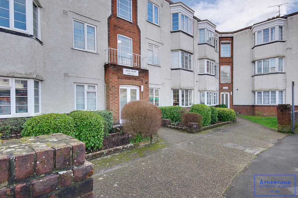 354356 Charminster Road, Bournemouth, BH8 2 bed apartment for sale £