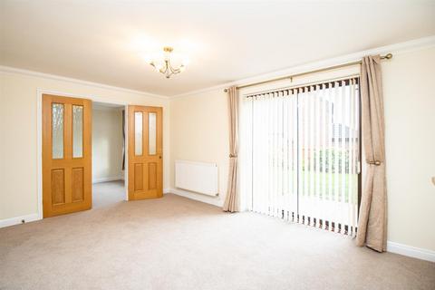 4 bedroom detached house to rent, Hogg Lane, Radcliffe-on-Trent, Nottingham, Nottinghamshire, NG12