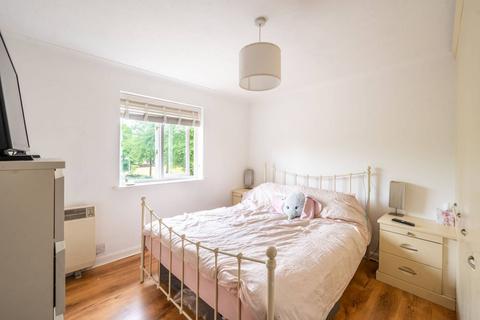 1 bedroom flat to rent, Winders Road, Battersea, London, SW11