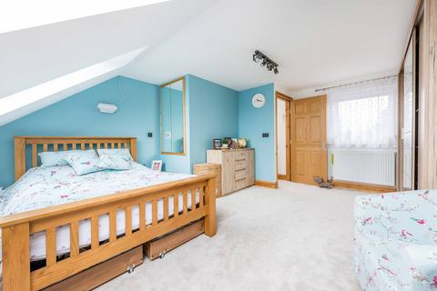 3 bedroom flat for sale, Connaught Road, Ealing, London, W13