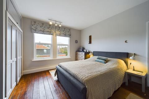 16 Alexandra Road, Burton-on-trent, DE15 0JE