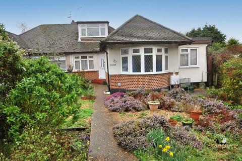 4 bedroom chalet for sale - Wood End Close, Thundersley