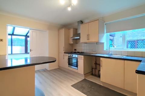 17 Buckingham Crescent, Clayton, Bradford, BD14 6EJ