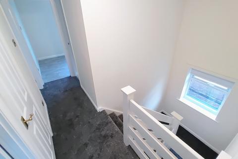 17 Buckingham Crescent, Clayton, Bradford, BD14 6EJ