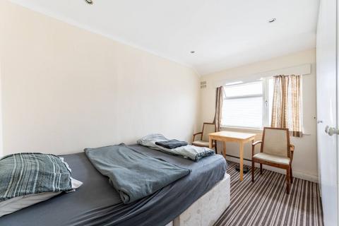 3 bedroom terraced house for sale, Barmouth Avenue, Perivale, Greenford, UB6