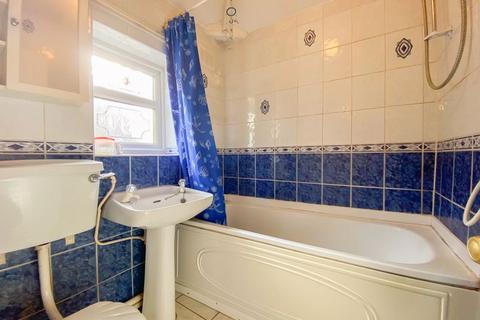 60 Albany Crescent, Bilston, WV14 0HU