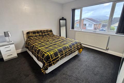 27 Broadmead, Gilwern, Abergavenny, NP7 0AN