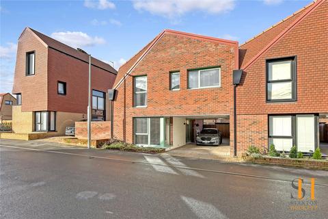 52 Austen Road, Basildon, SS14 3RZ