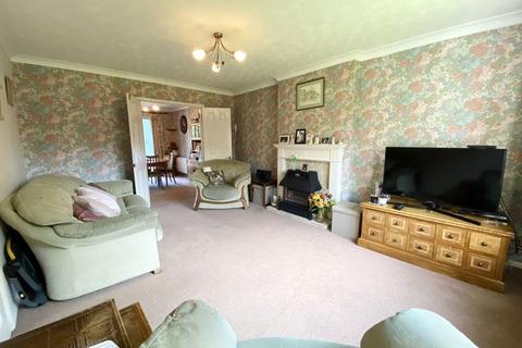 14 Kestrel Drive, Sutton Coldfield, B74 4XW