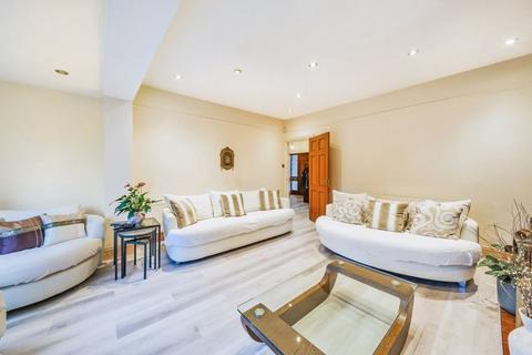 76 Woodcote Grove Road, Coulsdon, CR5 2AD