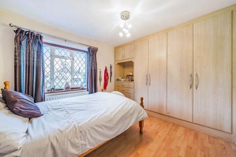 76 Woodcote Grove Road, Coulsdon, CR5 2AD