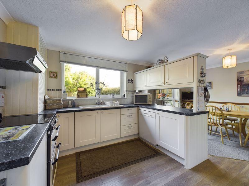 Lark Valley Drive, Fornham St Martin 4 bed detached house for sale £520,000