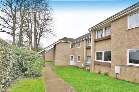 Flat, 20 Basing Close, Maidstone, ME15 7UZ