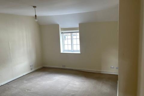 2 bedroom terraced house to rent, West Street, Warminster