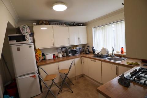 5 bedroom semi-detached house to rent - Bates Green, Norwich
