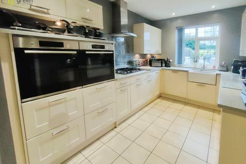 256 Bradford Road, Birmingham, B36 9AB