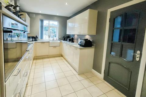 256 Bradford Road, Birmingham, B36 9AB