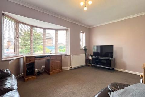 15 Bishop Close, Chard, TA20 1DY