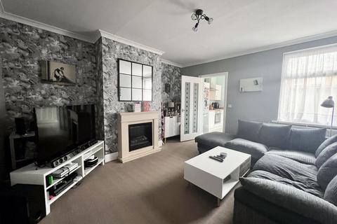 2 bedroom ground floor flat for sale - Norham Road, North Shields